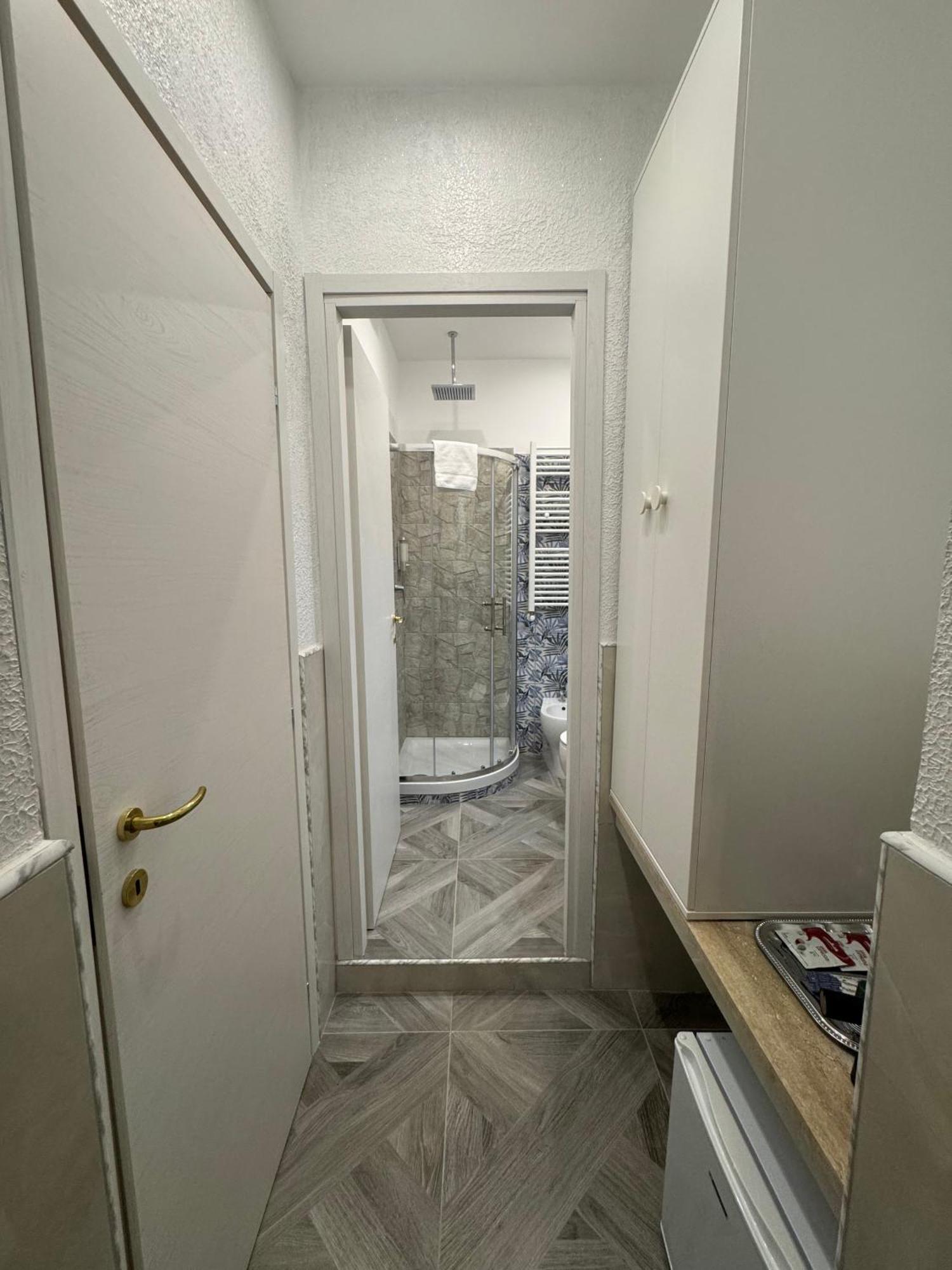 Luxor Eco Casa E Per Vacanze In Centro Piazza Bologna, Colosseo, Piazza Di Spagna, Vaticano, San Pietro, Sapienza, Fontana Di Trevi, Piazza Navona, Trastevere, Tiburtina, Termini, Aeroporto Frühstückspension